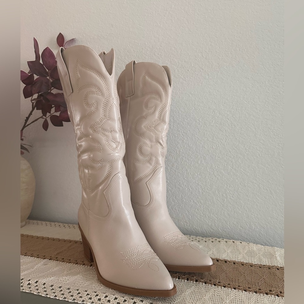 Journee Collection CHANTRY Taupe Faux Leather Women’s Cowboy Boots Size 7.5